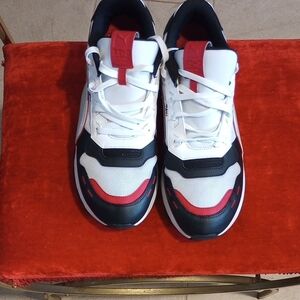 Stylish Mens Black and Red Puma Sneakers